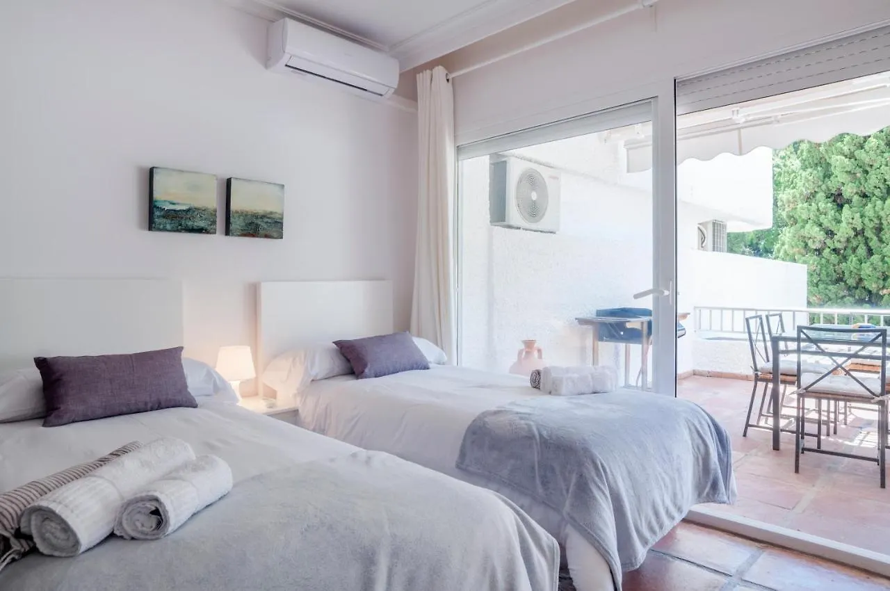Jardines Del Mar Apartments マルベーリャ