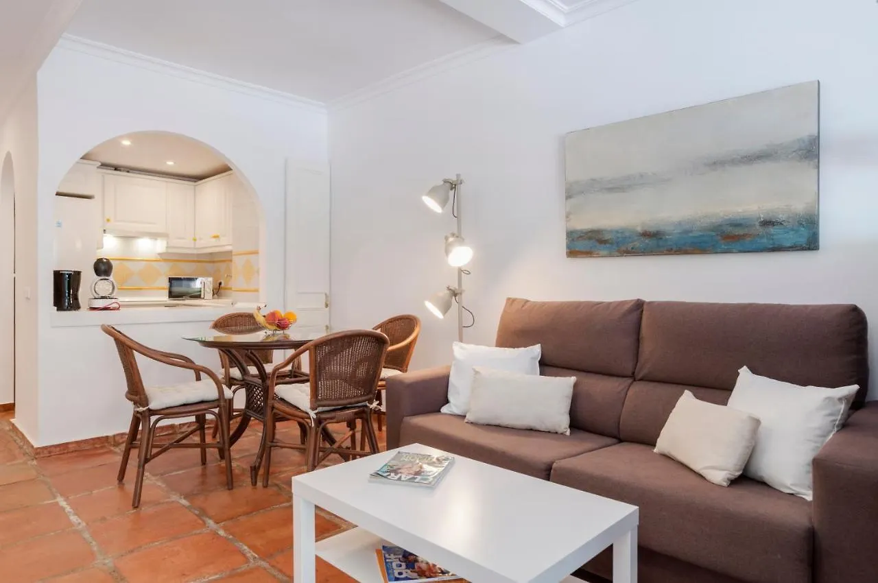 Jardines Del Mar Apartments マルベーリャ 0*,  スペイン